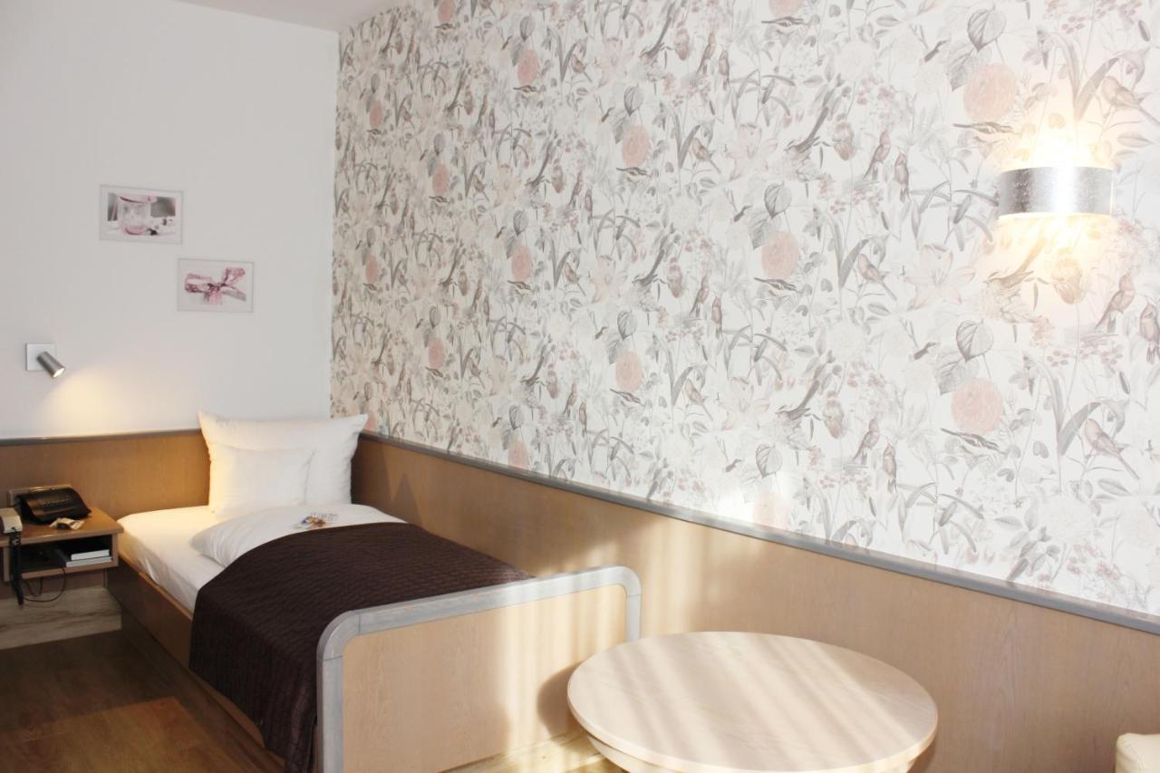 Landhotel Zum Boehm Roth  Extérieur photo